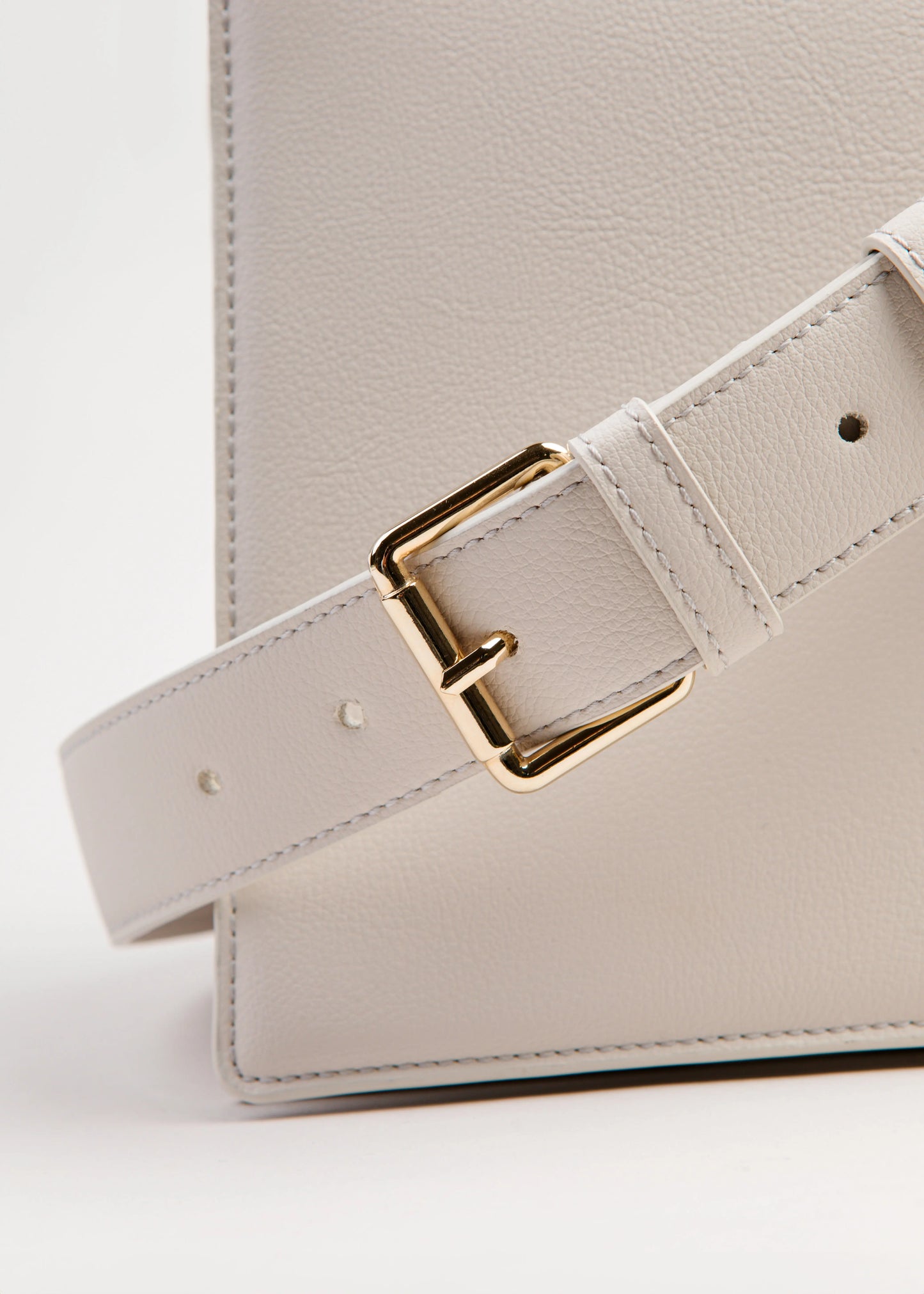 Qosmic Oberon Moonstone - cream bag - strap detail